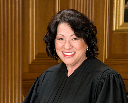 Portrait of Sonia Sotomayor.